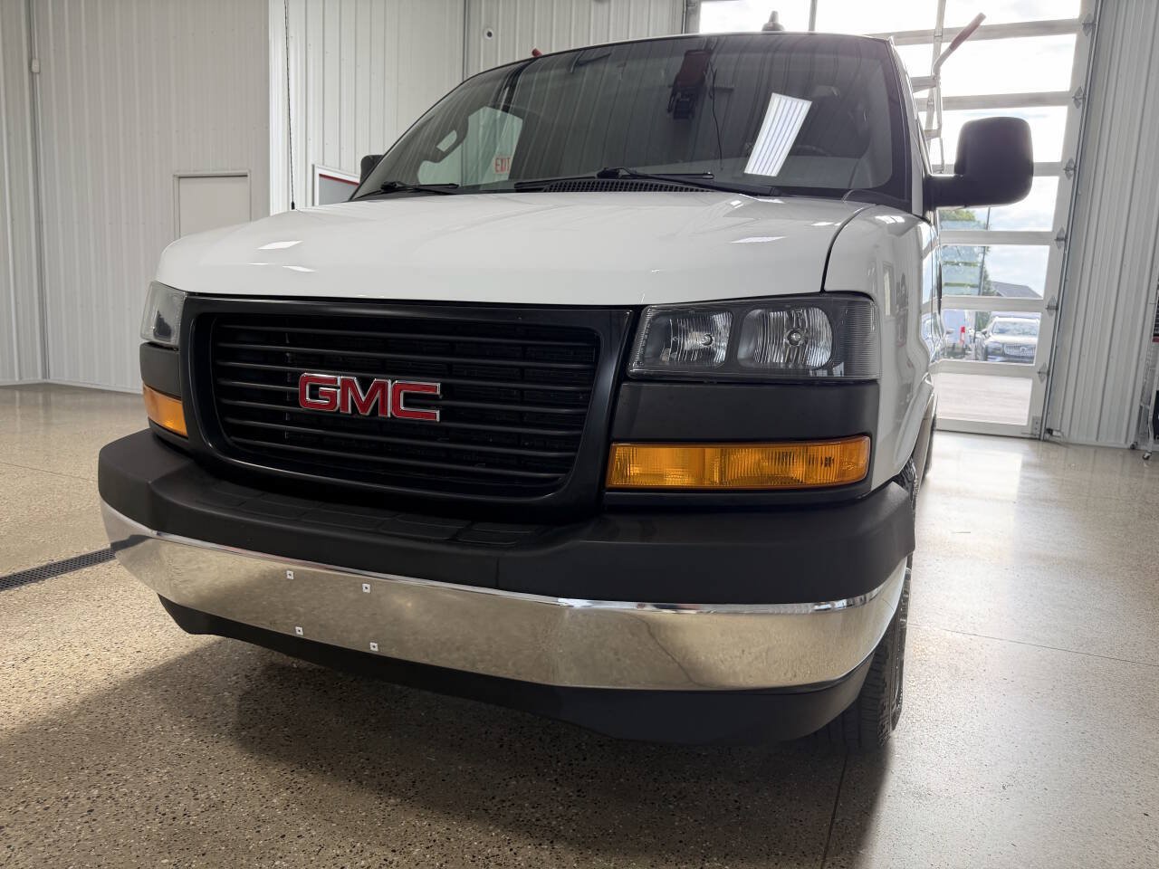 Used 2020 GMC Savana 2500 Extended w/ Driver Convenience Package RWD image 21