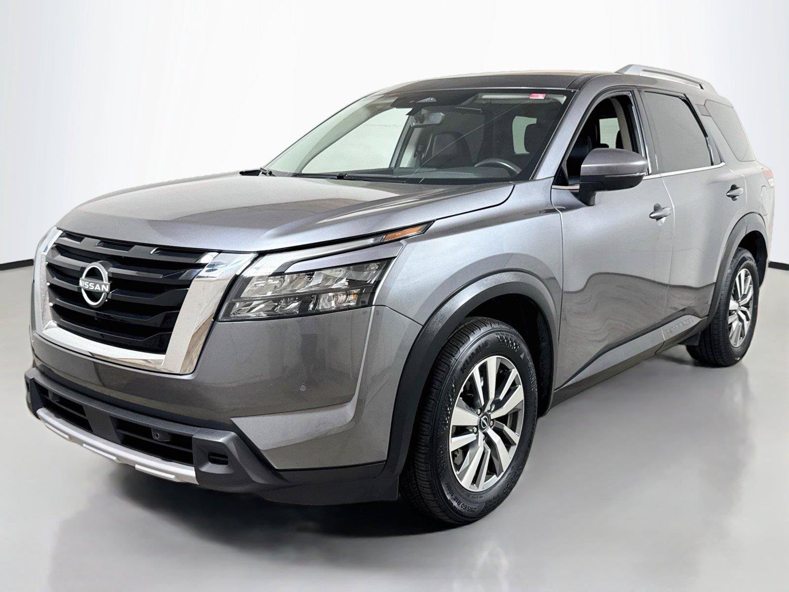 Used 2025 Nissan Pathfinder SL