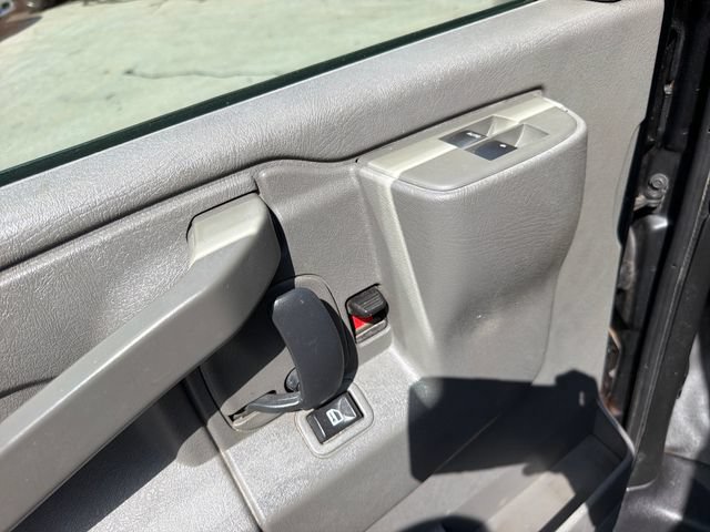 Used 2017 GMC Savana 2500 RWD image 12
