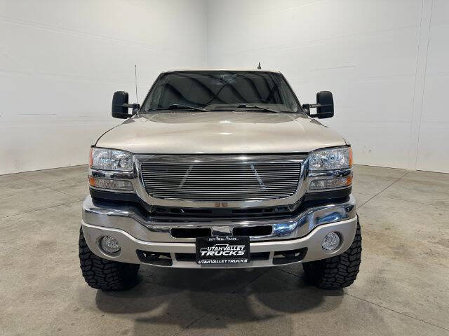 Used 2007 GMC Sierra 2500 SLT w/ Heavy-Duty Power Package AWD/4WD image 3