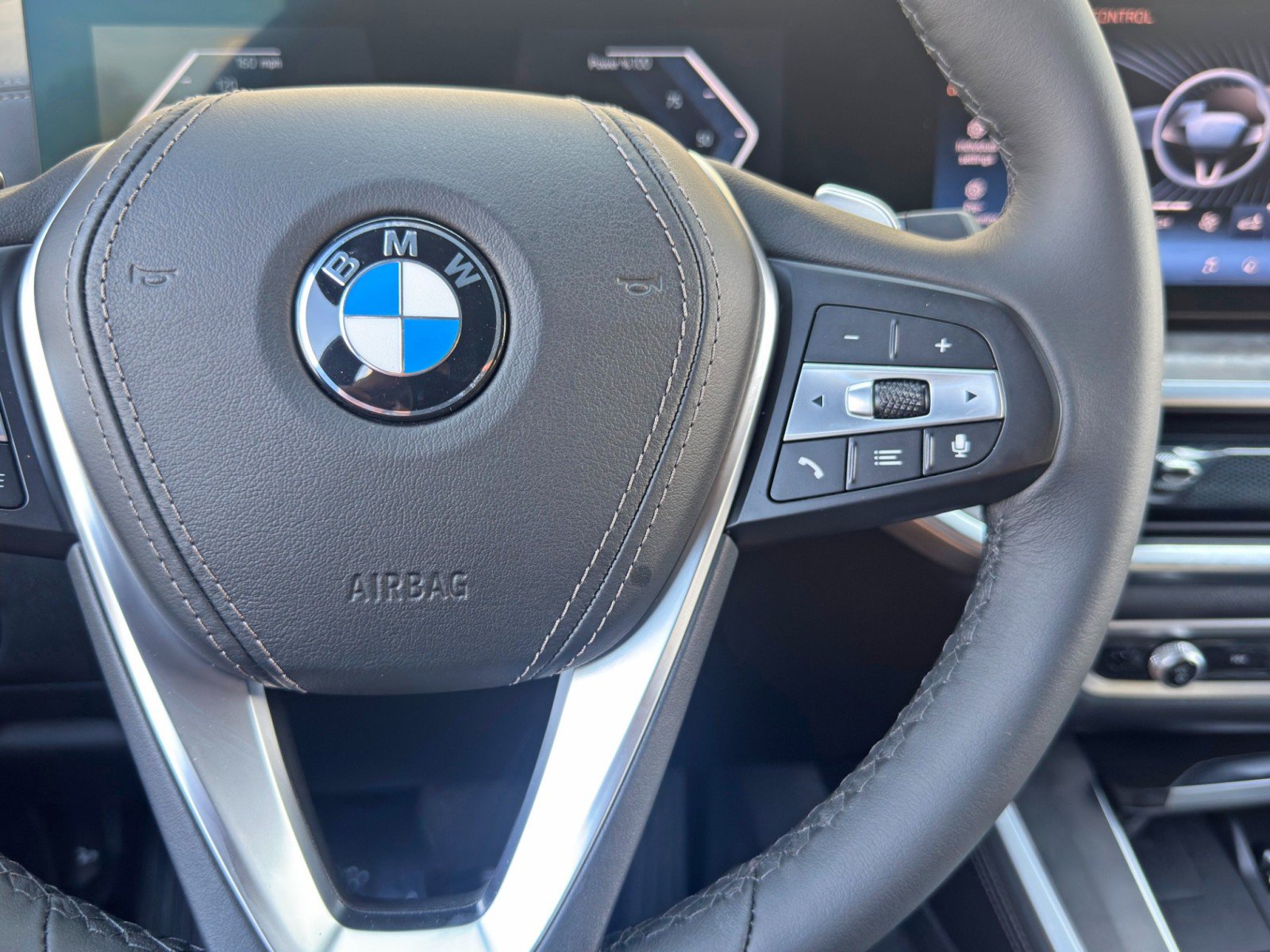 Used 2024 BMW X5 xDrive40i w/ Parking Assistance Package AWD/4WD image 25