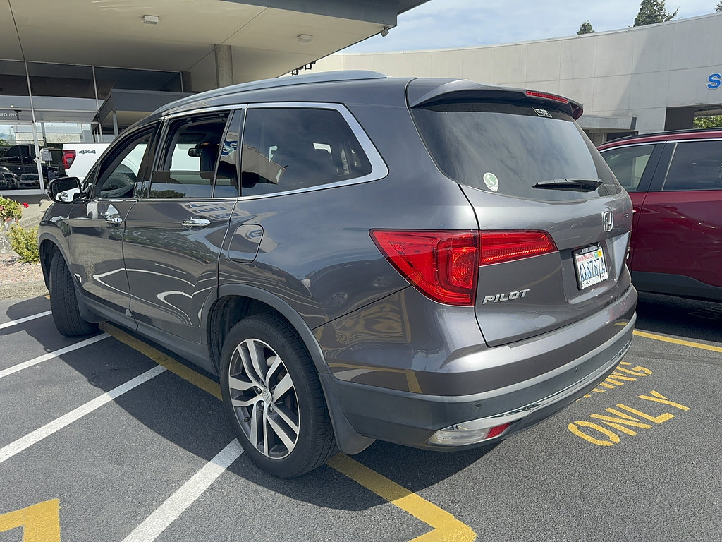 Used 2016 Honda Pilot Touring image 2