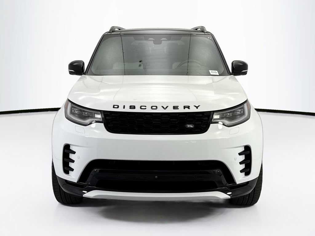 Used 2024 Land Rover Discovery Dynamic SE AWD/4WD image 2