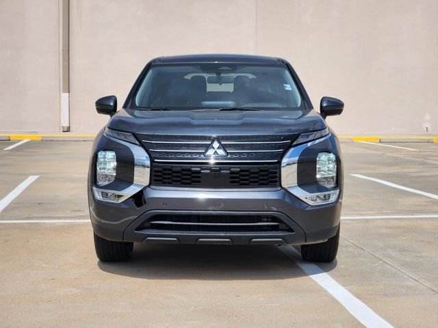 Used 2024 Mitsubishi Outlander SE FWD image 2