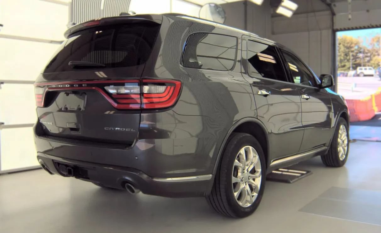 Used 2018 Dodge Durango Citadel w/ Technology Group AWD/4WD image 3