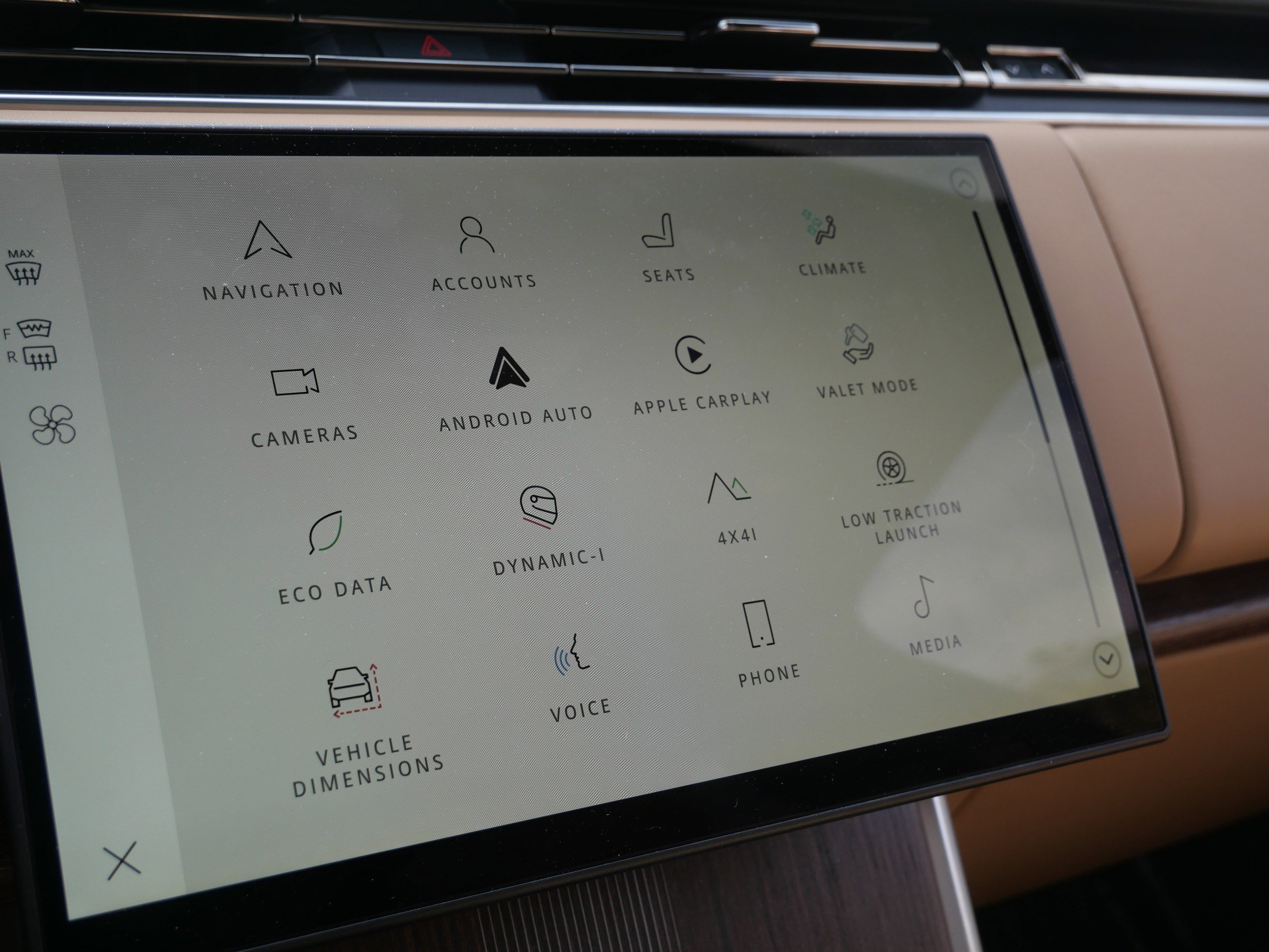 Certified 2025 Land Rover Range Rover Autobiography image 29