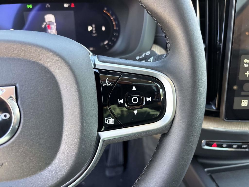 New 2026 Volvo XC60 B5 Ultra w/ Protection Package Premier image 18