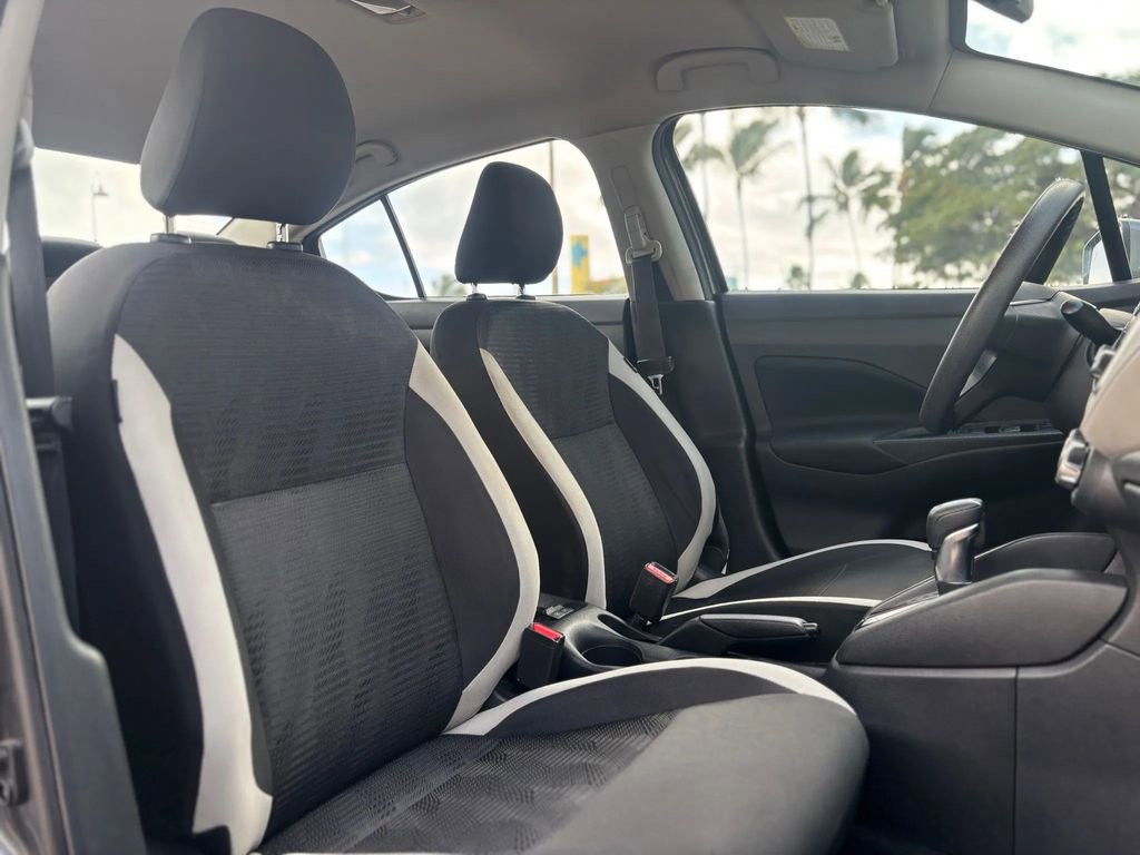 Used 2021 Nissan Versa SV image 9