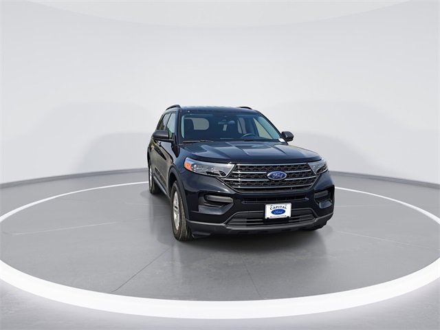 Used 2023 Ford Explorer XLT image 3