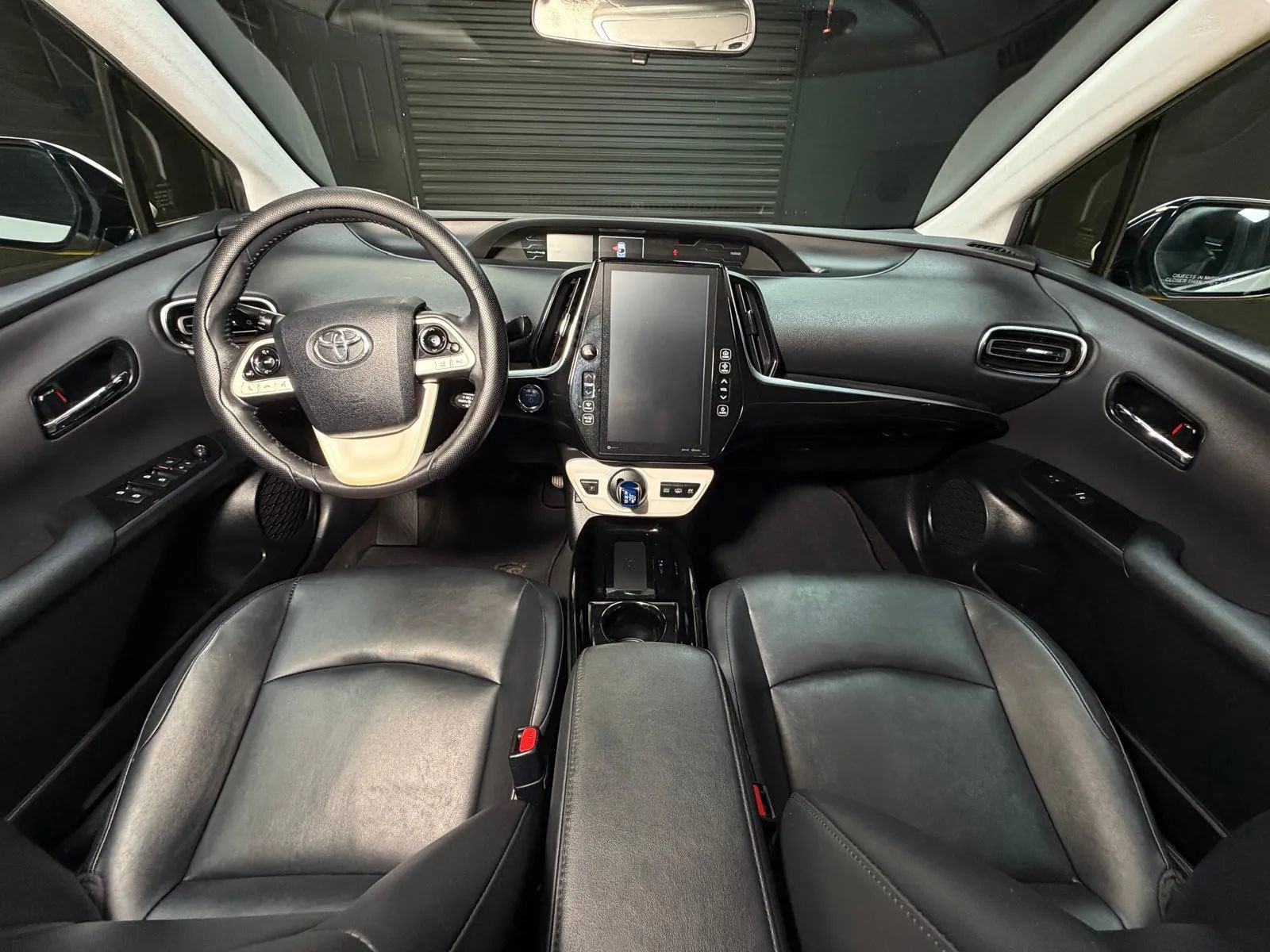 Used 2017 Toyota Prius Prime Premium w/ Preferred Accessory Package FWD image 16