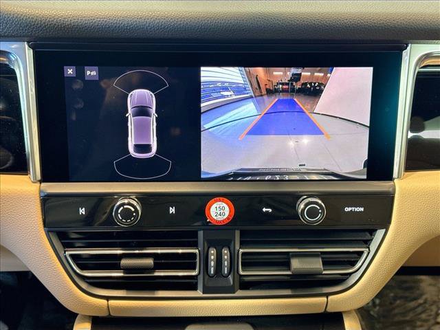 Used 2026 Porsche Macan AWD/4WD image 17