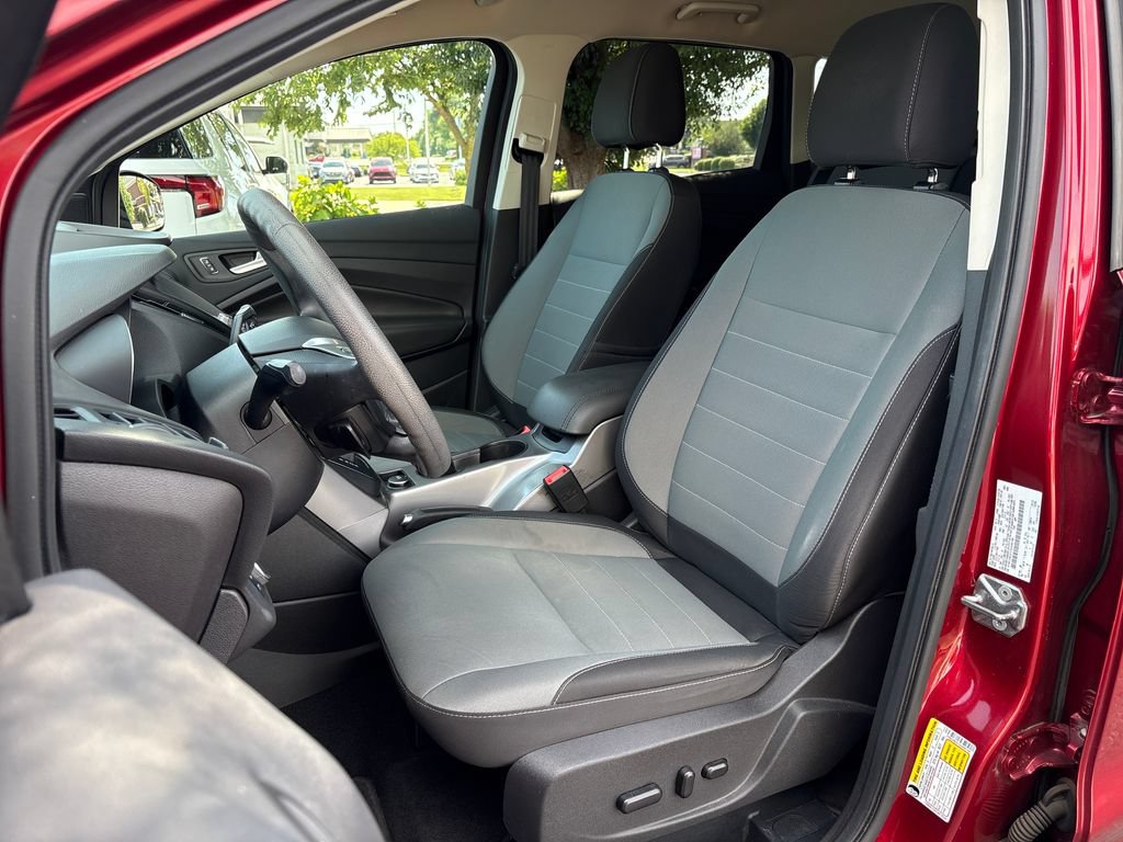 Used 2016 Ford Escape SE w/ Equipment Group 201A AWD/4WD image 15