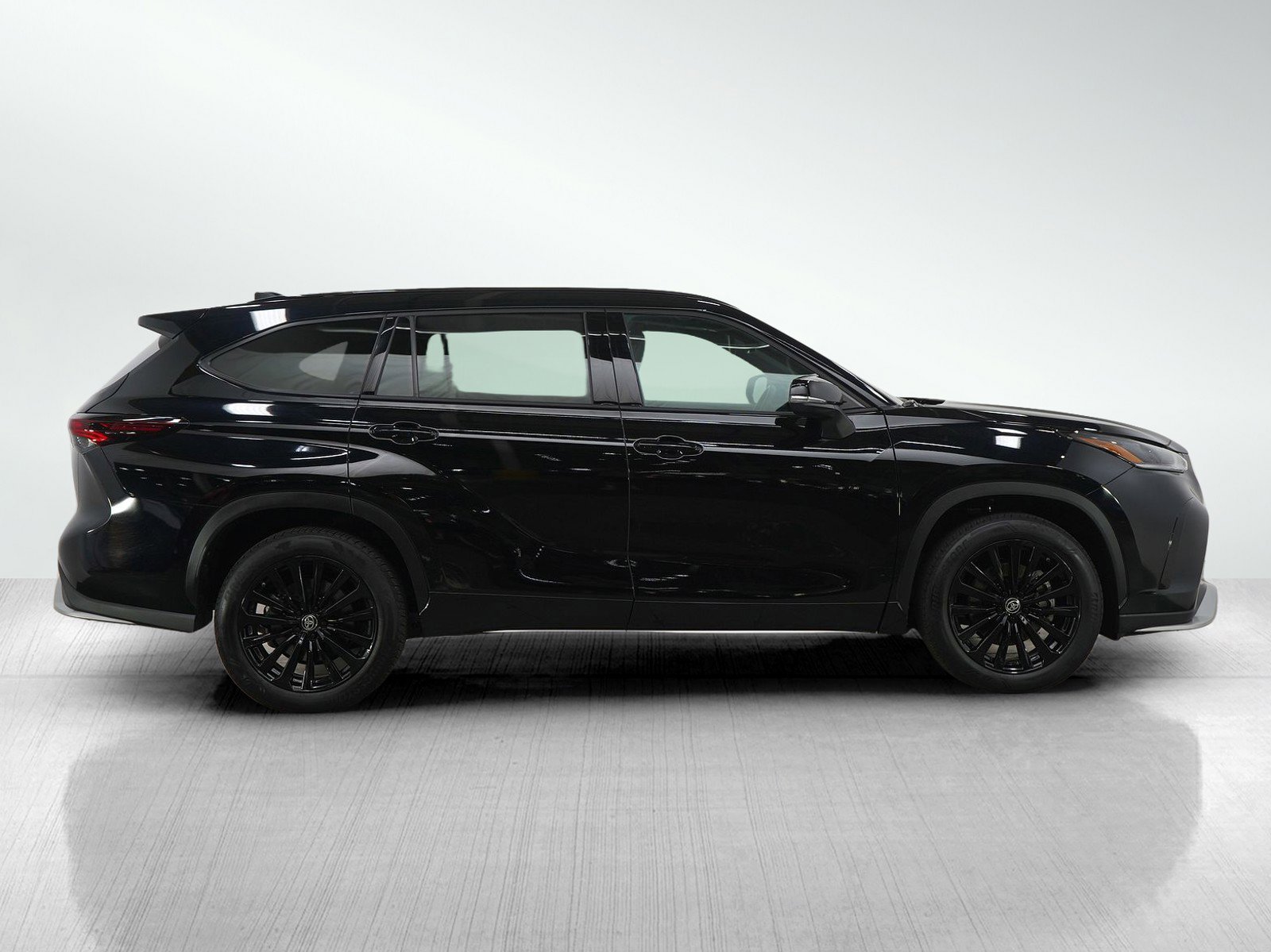 Used 2025 Toyota Highlander XSE image 6