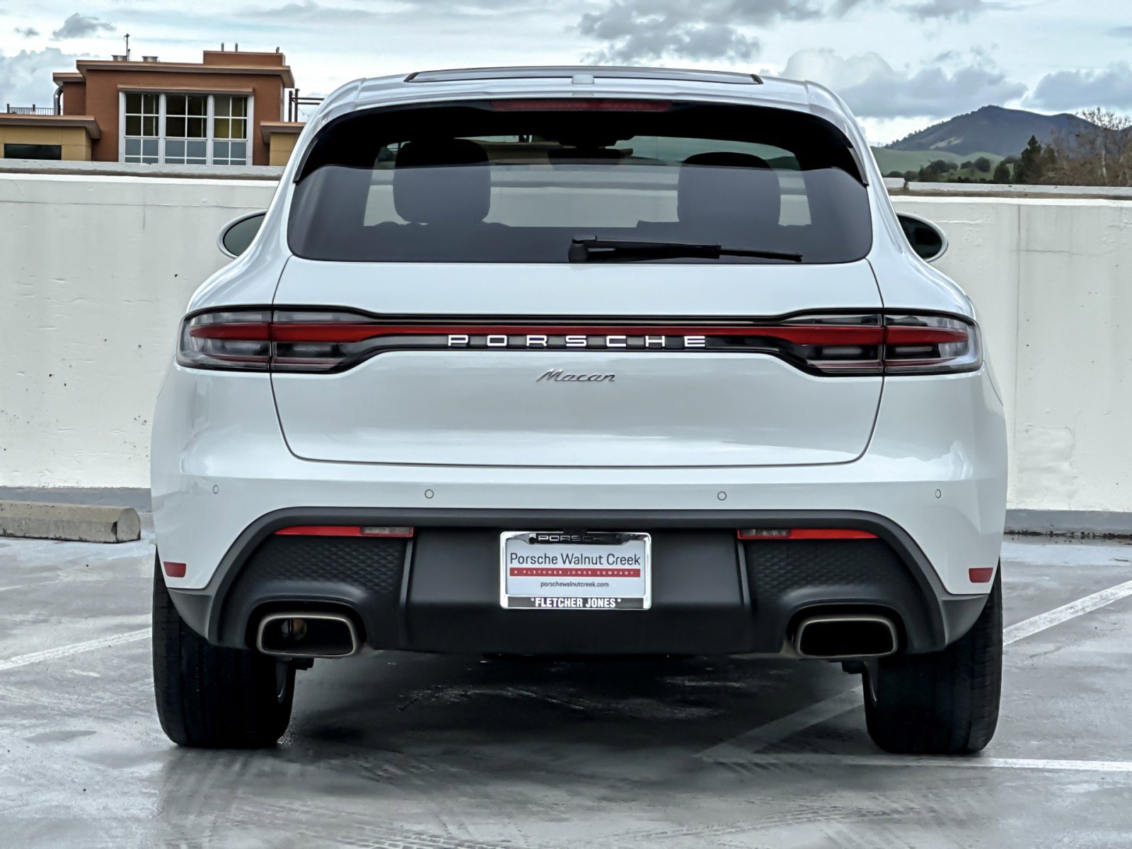 Certified 2025 Porsche Macan image 7