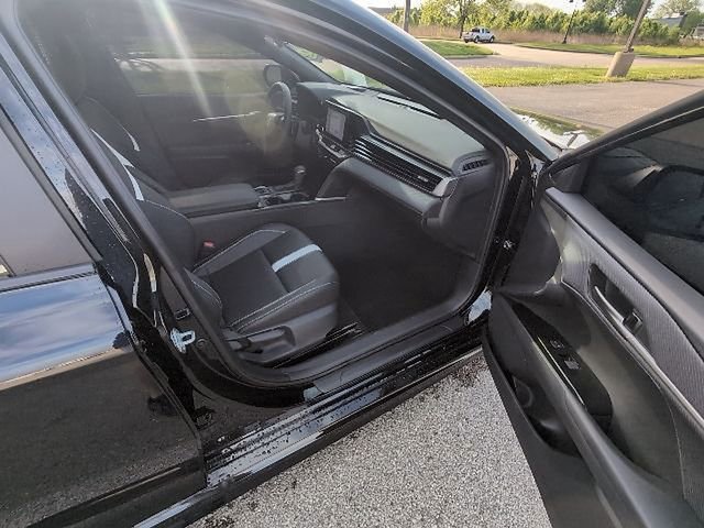 Used 2026 Toyota Camry SE image 3