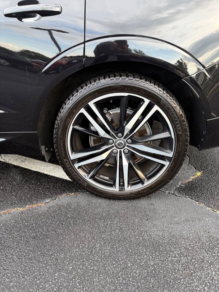 Used 2019 Volvo XC60 T8 R-Design w/ Protection Package Premier AWD/4WD image 9