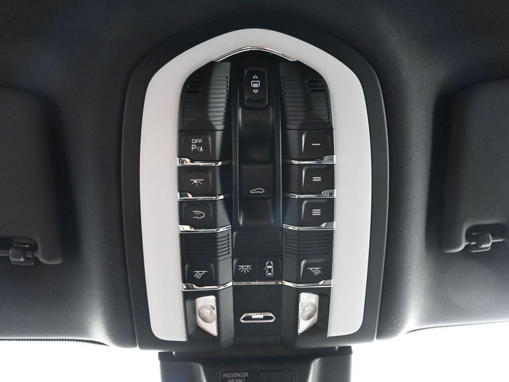 Certified 2026 Porsche Macan image 23