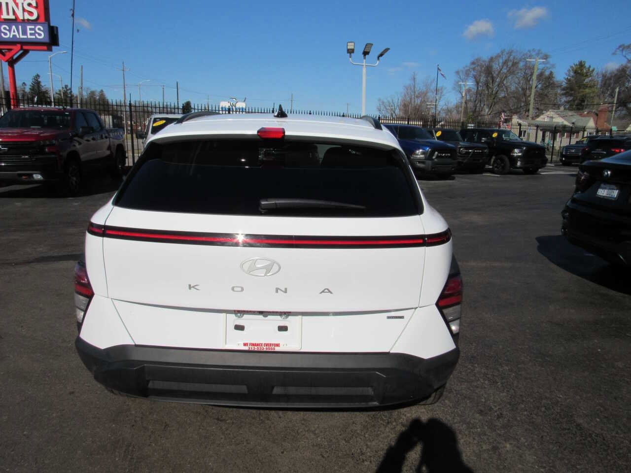 Used 2025 Hyundai Kona SEL image 6