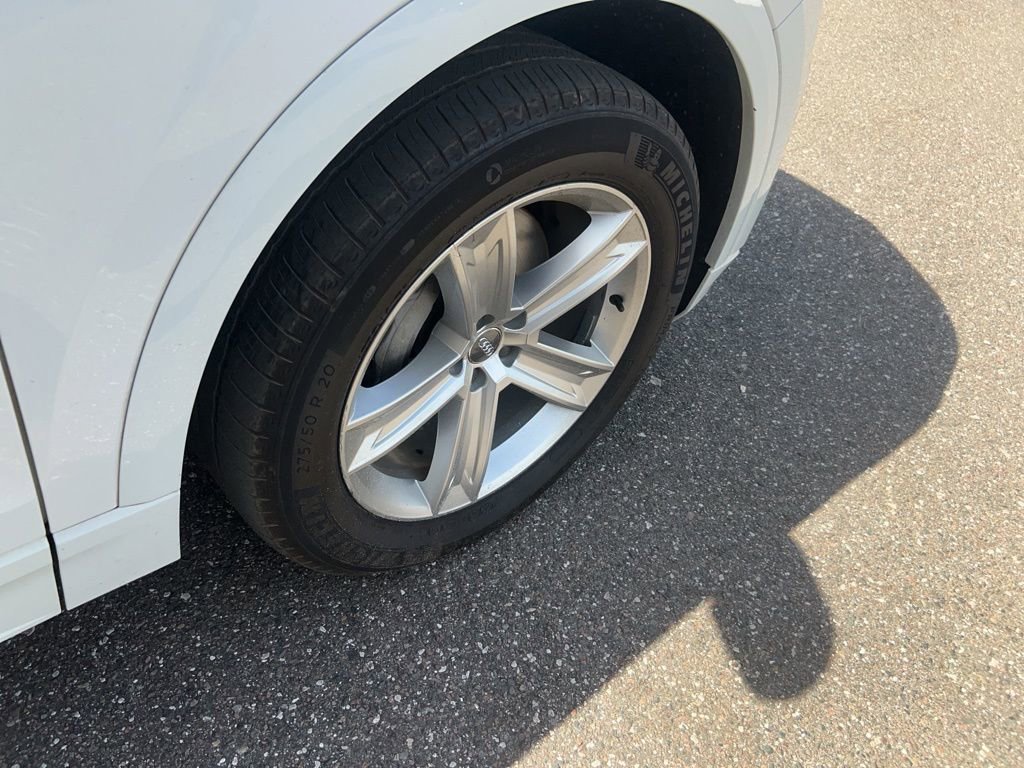 Used 2019 Audi Q8 Premium w/ Convenience Package image 18