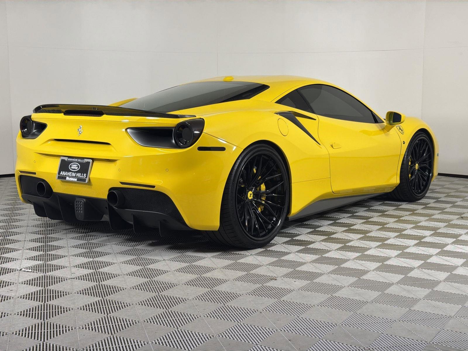 Used 2018 Ferrari 488 GTB image 5