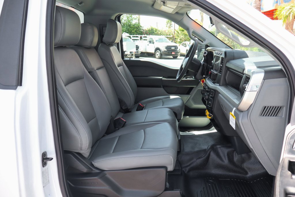 Used 2024 Ford F450 XL w/ XL Chrome Package image 39