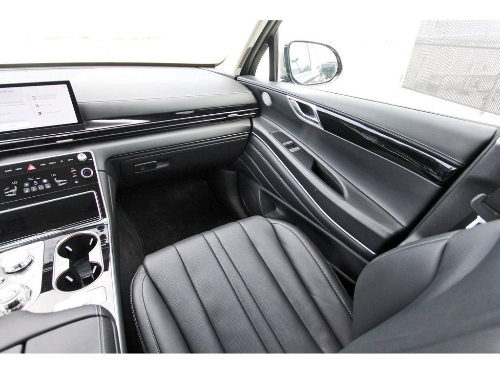 Used 2025 Genesis GV80 2.5T Standard image 10