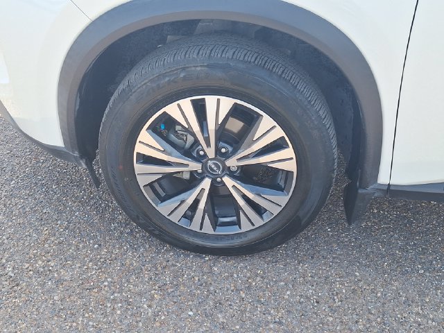 Certified 2023 Nissan Rogue SV w/ SV Premium Package FWD image 17