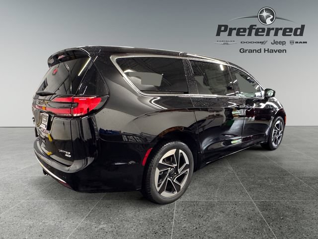 New 2027 Chrysler Pacifica Limited AWD/4WD image 21