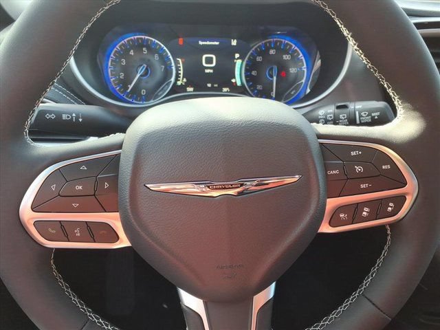 New 2026 Chrysler Pacifica Select FWD image 13