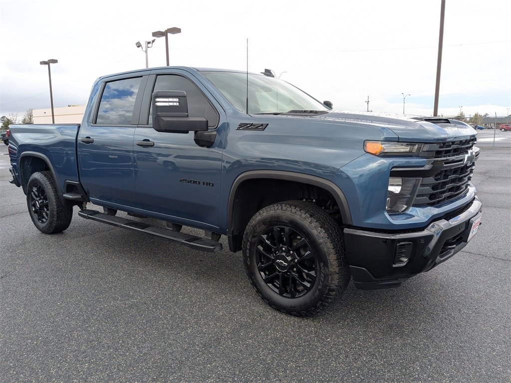 Used 2025 Chevrolet Silverado 2500 Custom w/ Custom Value Package image 2