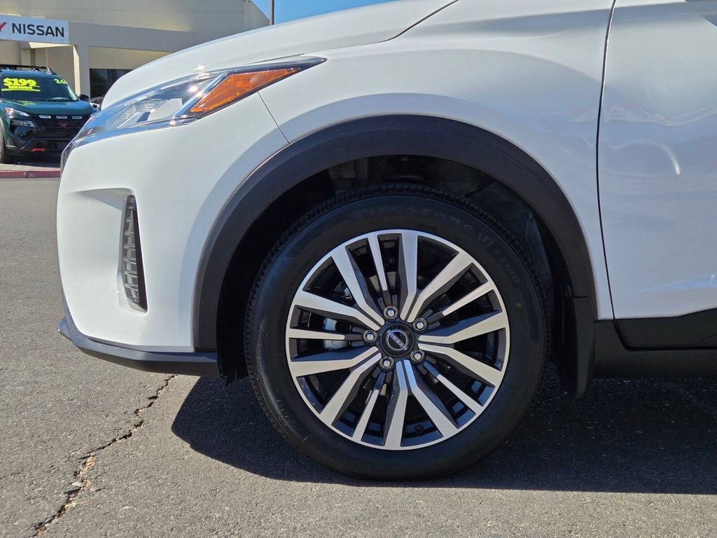 Certified 2022 Nissan Kicks SV FWD image 9