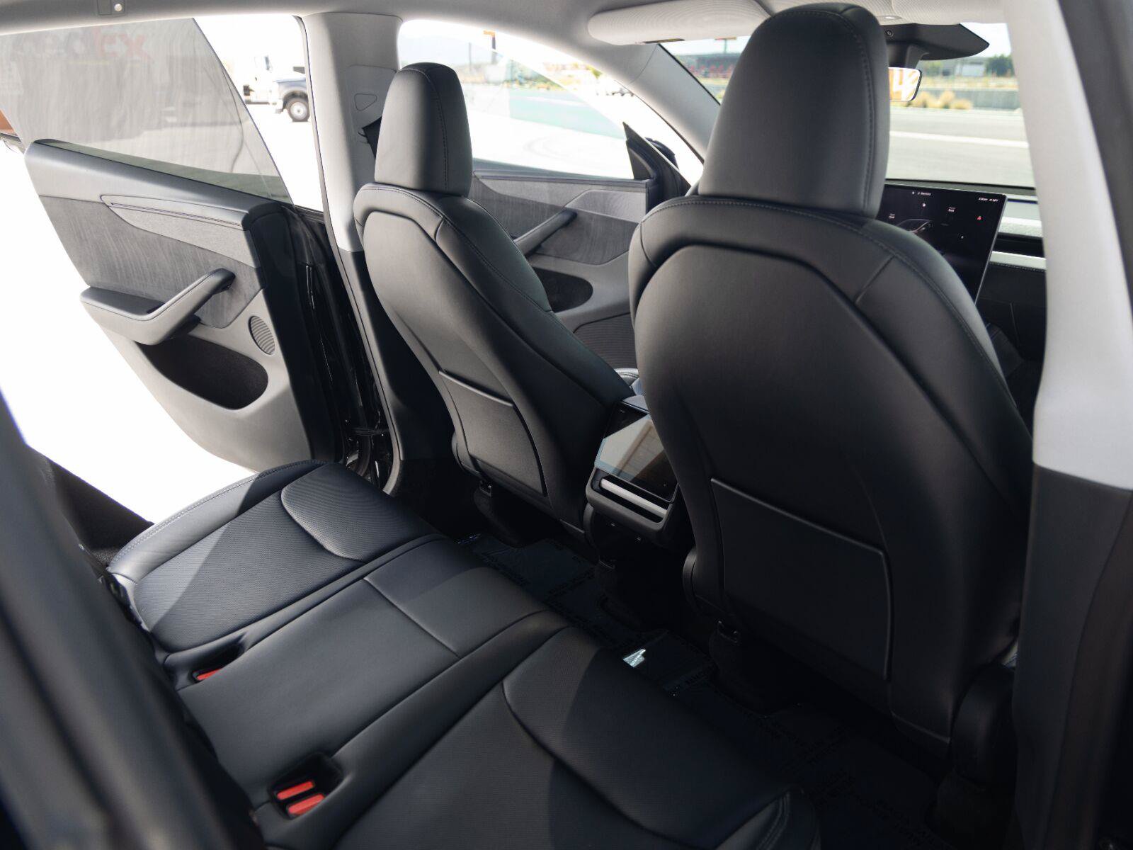 Used 2026 Tesla Model Y Long Range AWD/4WD image 19