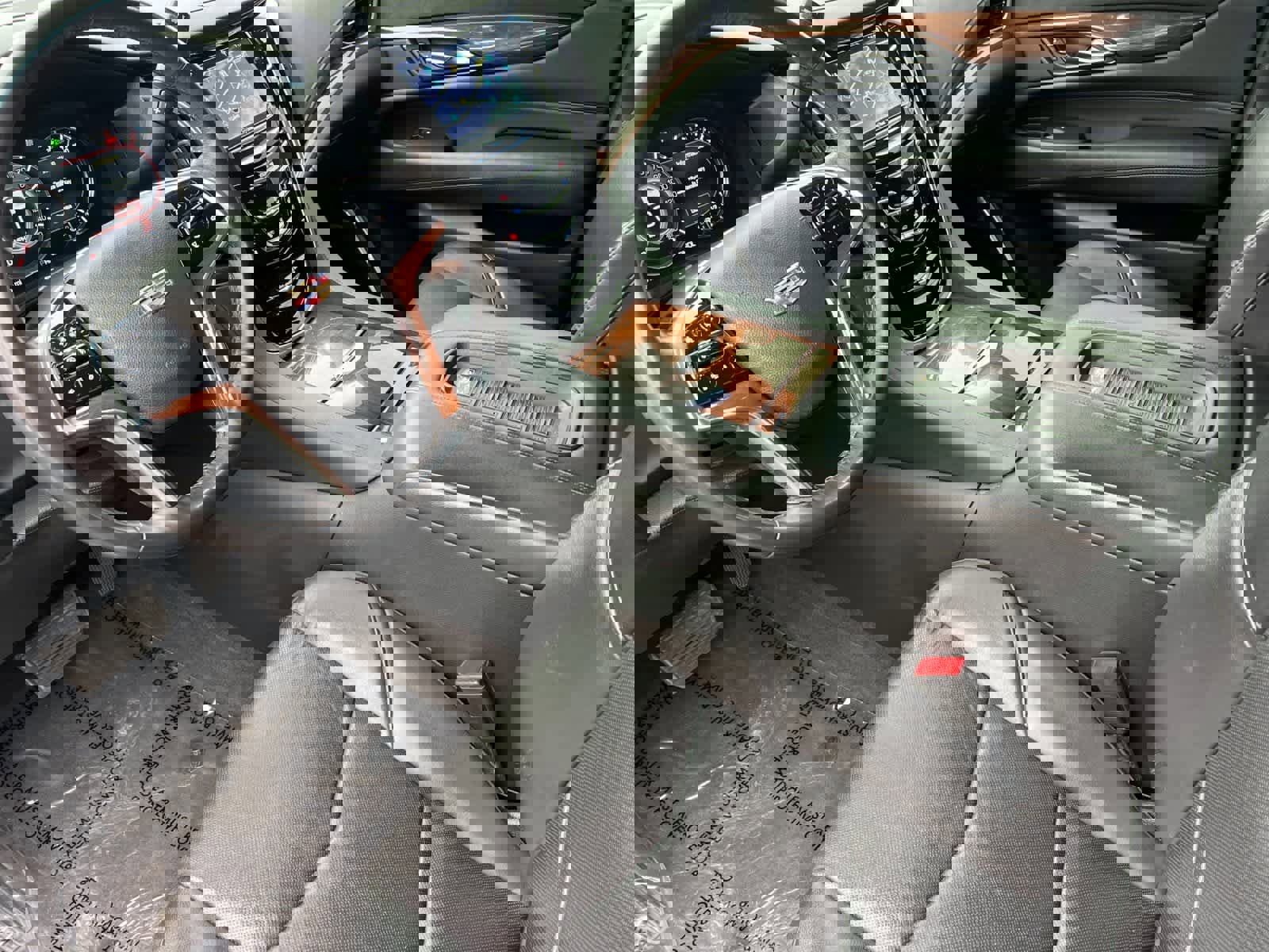 Used 2020 Cadillac Escalade Luxury image 11