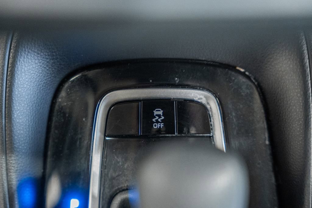 Used 2025 Toyota Corolla LE image 21