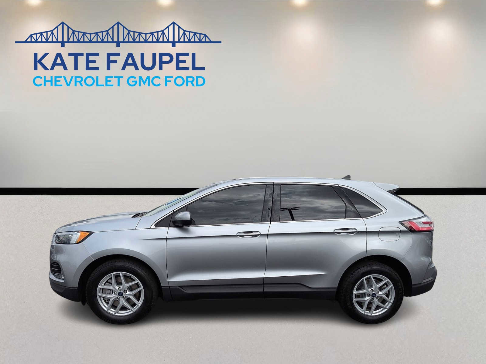 Used 2022 Ford Edge SEL w/ Convenience Package AWD/4WD image 4