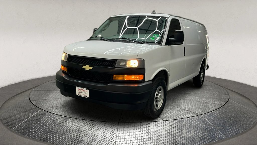 Used 2020 Chevrolet Express 3500 w/ Driver Convenience Package image 4