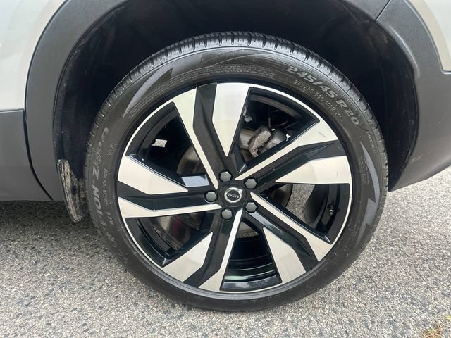 Used 2024 Volvo XC40 B5 Plus AWD/4WD image 15