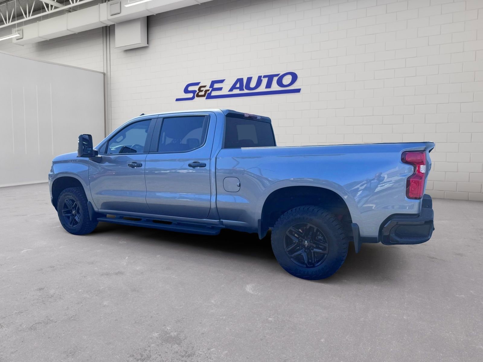Used 2022 Chevrolet Silverado 1500 LT Trail Boss w/ Bed Protection Package AWD/4WD image 3