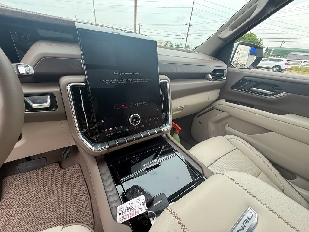 Used 2026 GMC Yukon XL Denali w/ Denali Reserve Package AWD/4WD image 15