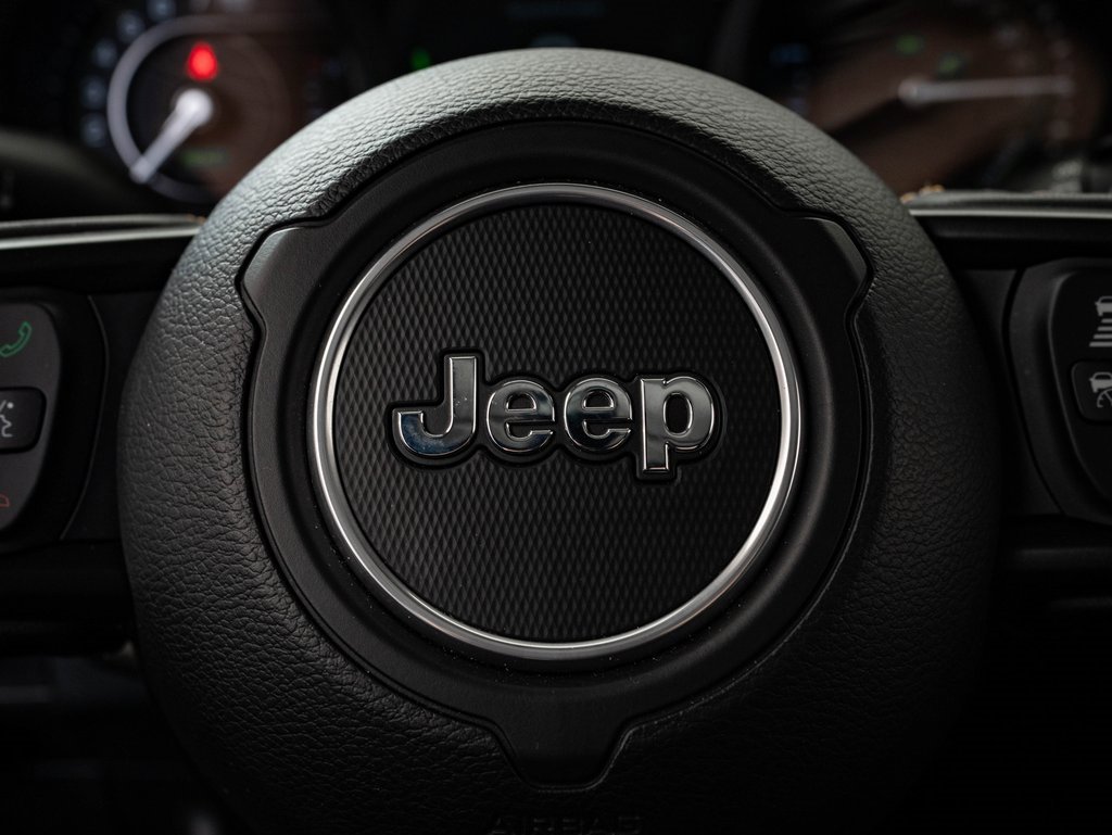 Used 2024 Jeep Wrangler Unlimited image 30