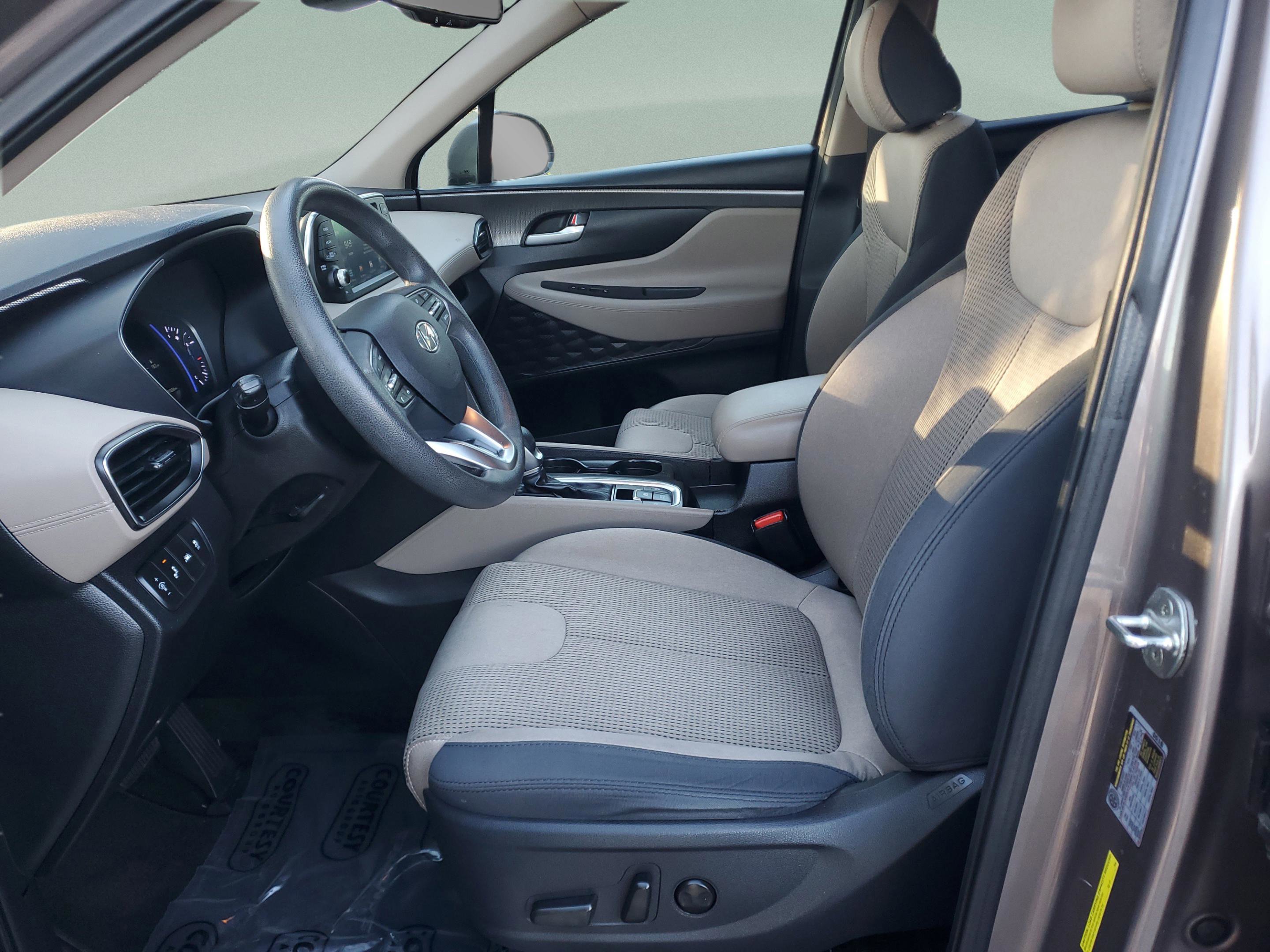 Used 2019 Hyundai Santa Fe SEL image 21