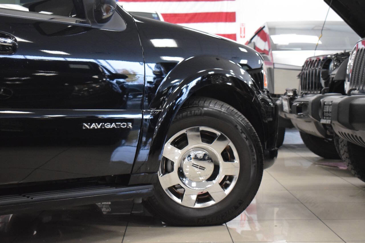Used 2006 Lincoln Navigator Luxury image 11