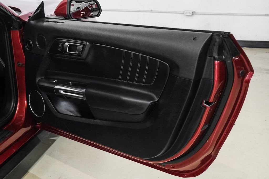 Used 2019 Ford Mustang Coupe RWD image 40