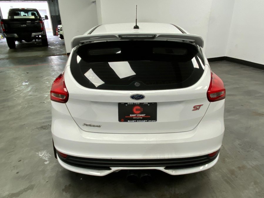 Used 2016 Ford Focus ST FWD image 5