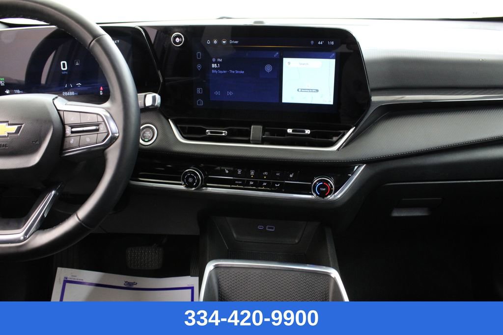 Used 2025 Chevrolet Equinox LT image 19