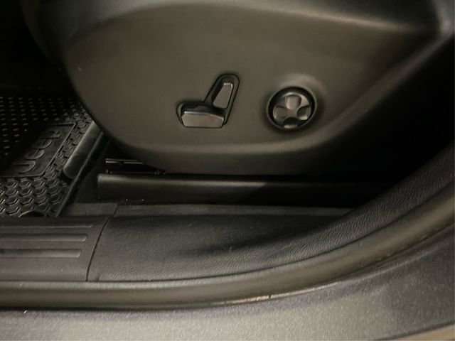 Used 2019 Jeep Cherokee Latitude Plus image 24