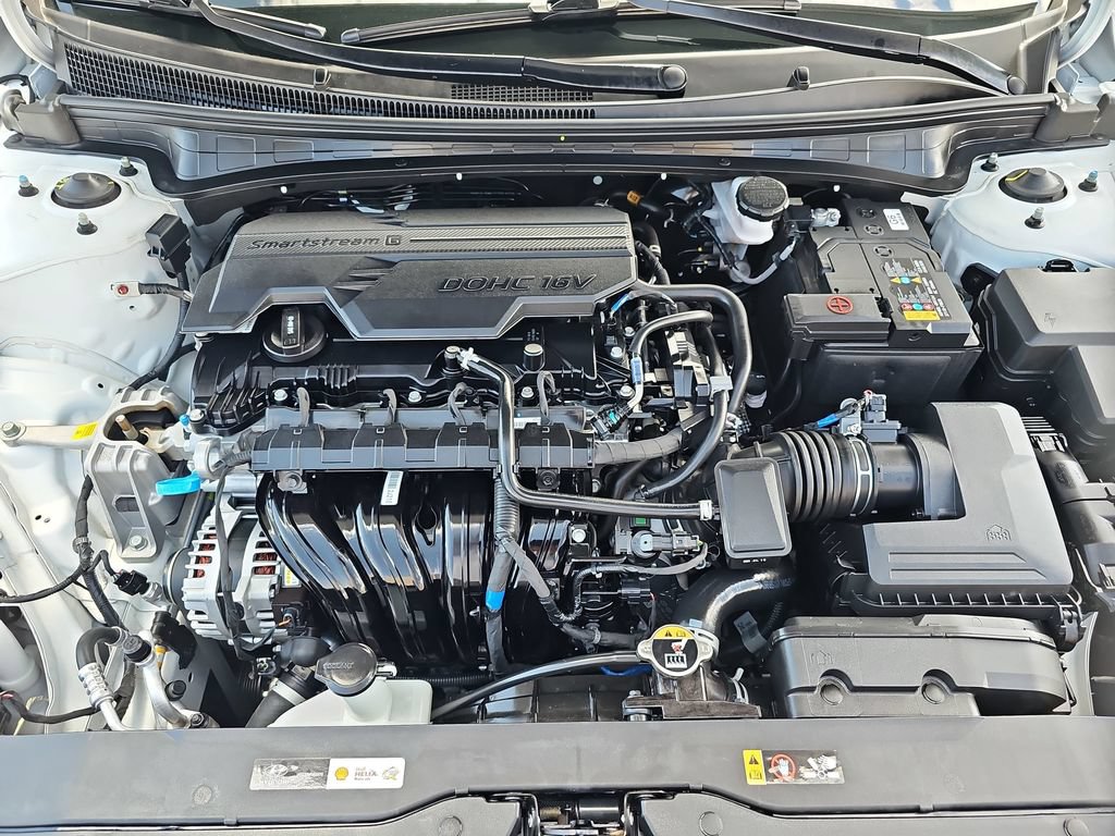 Used 2025 Hyundai Elantra SEL FWD image 24