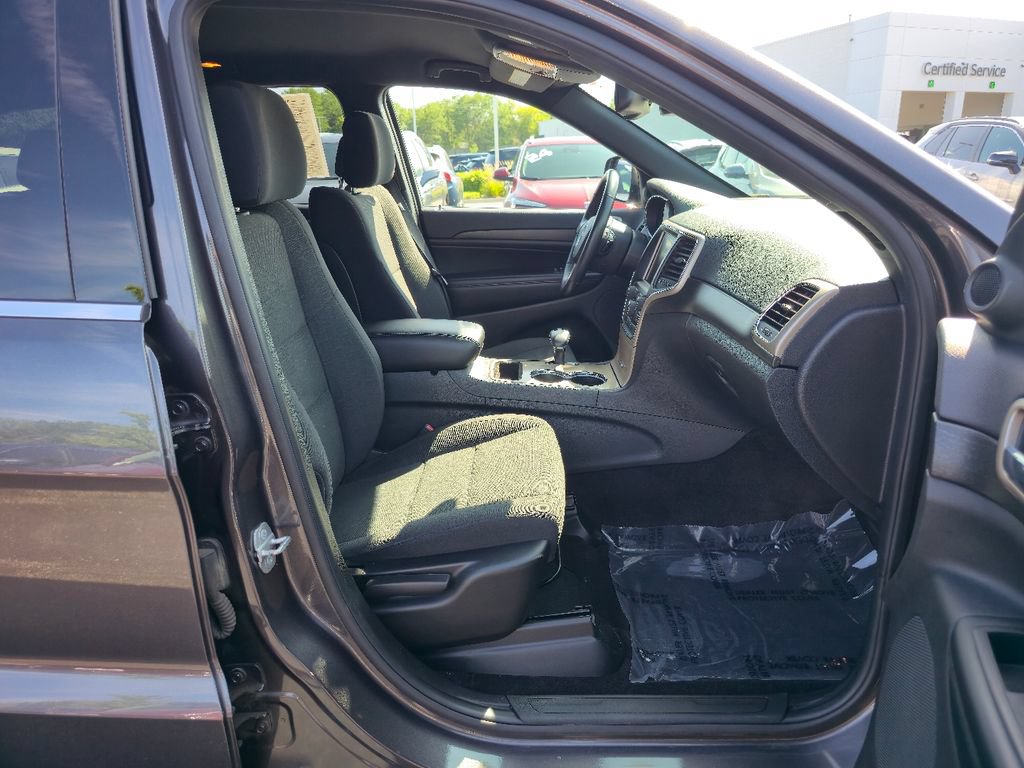 Used 2015 Jeep Grand Cherokee Laredo w/ Quick Order Package 23E AWD/4WD image 24