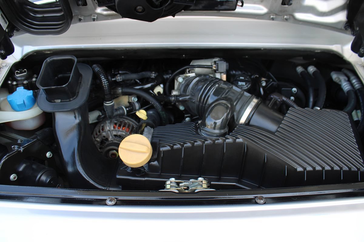 Used 2001 Porsche 911 GT3 RS image 10