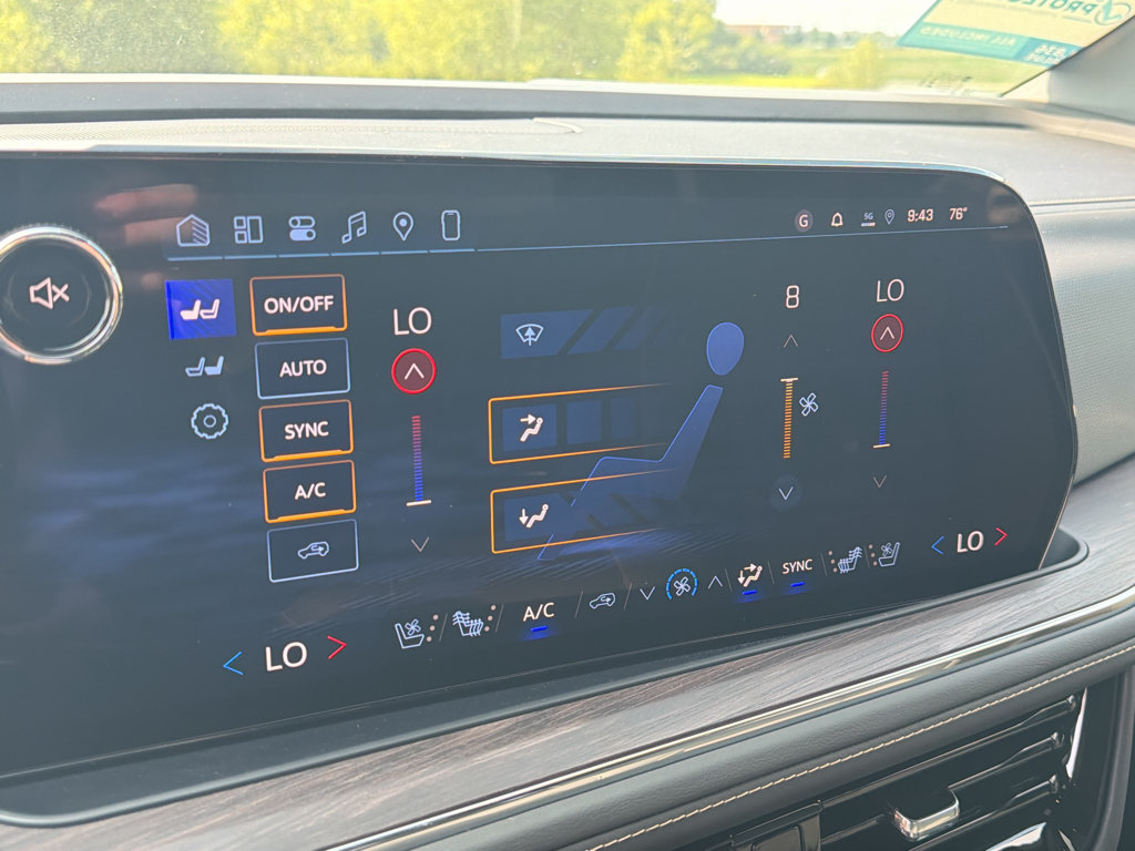 New 2026 Chevrolet Tahoe Premier w/ Sun And Tow Package AWD/4WD image 25